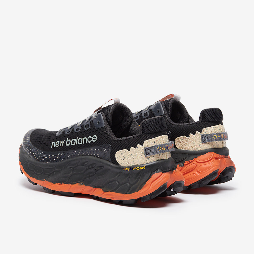 New Balance Fresh Foam X More Trail v3 « Black Cayenne »