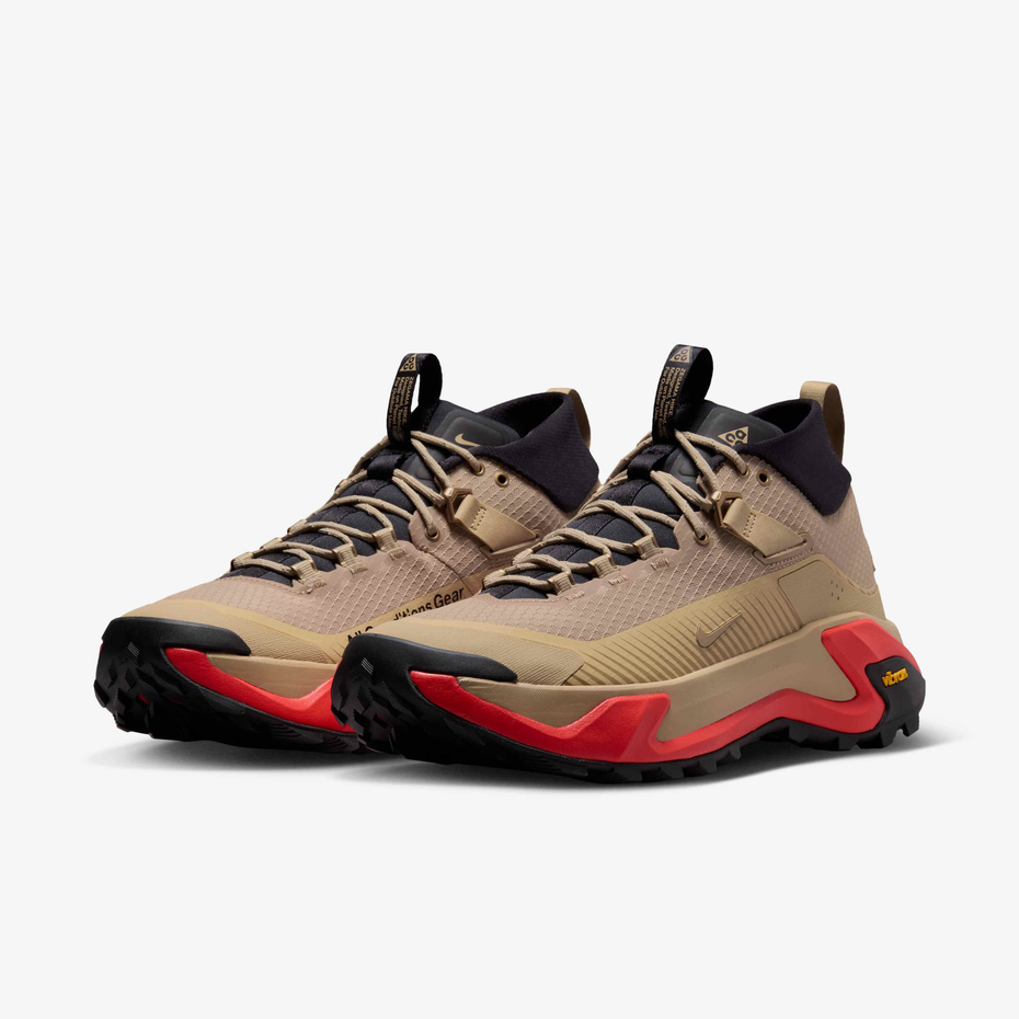 Nike ACG Zegama Hike "British Khaki / Light Crimson"