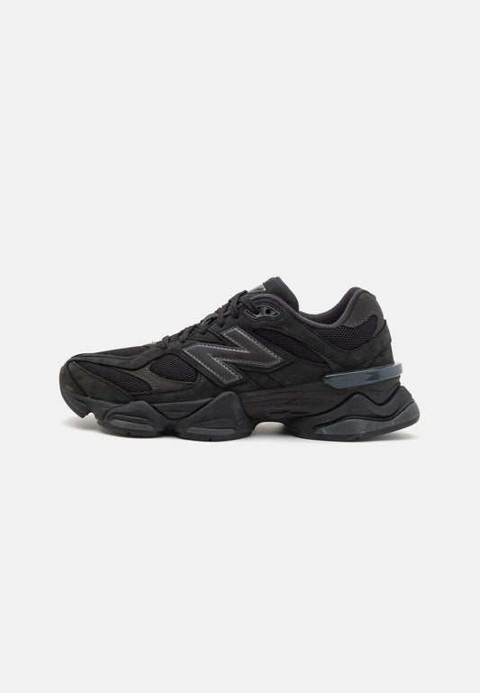 New Balance 9060 « Triple Black »