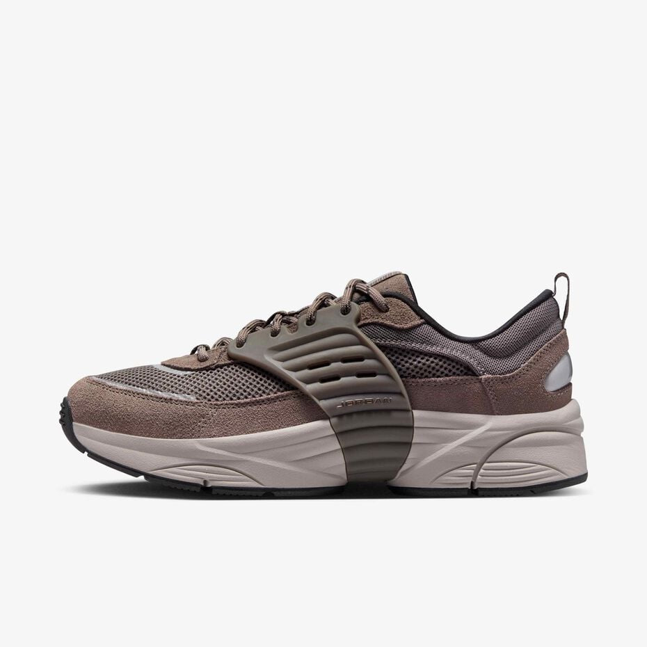 Jordan Trunner O/S (coloris officiel : Cave Stone/Black/Ridgerock/Moon