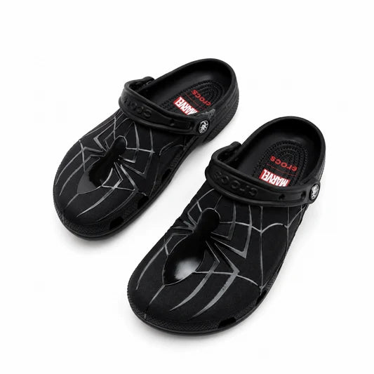 sabots Crocs noirs en édition spéciale Marvel
