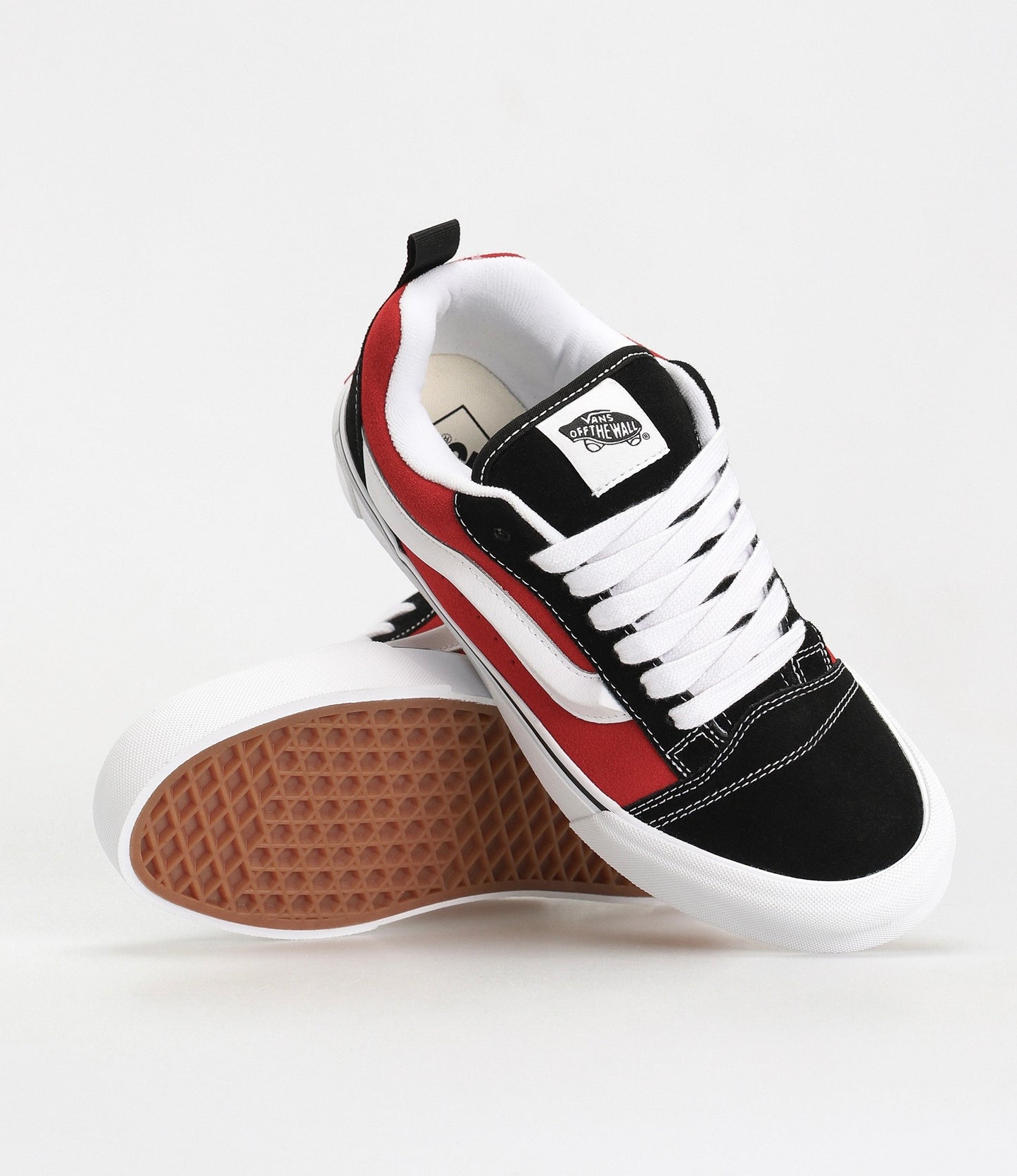 Vans Knu Skool Black / Red / True White.
