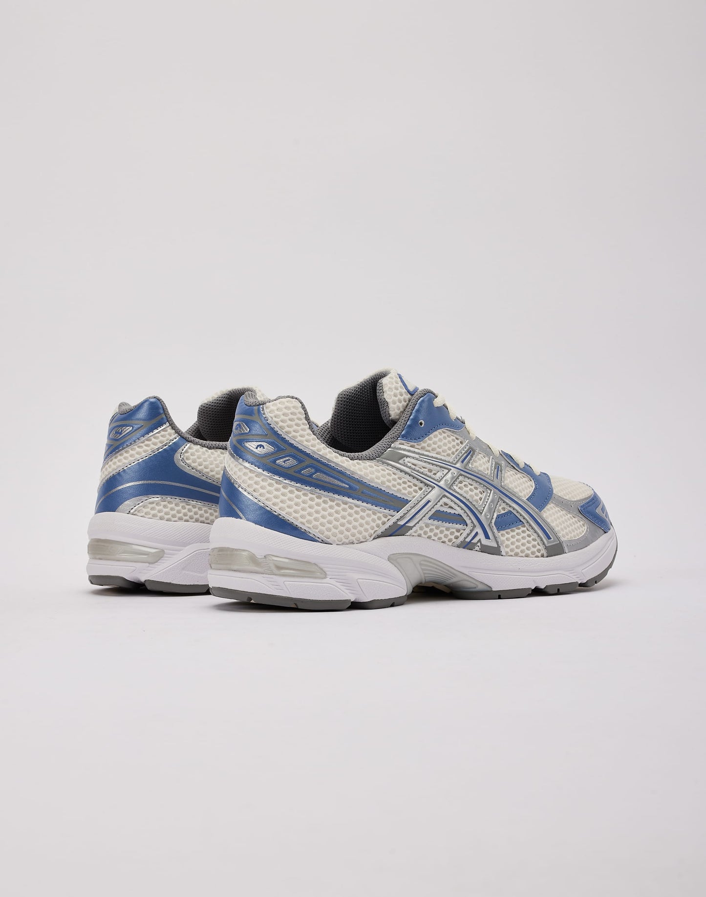 ASICS GEL-1130 dans le coloris phare Cream/Blueberry