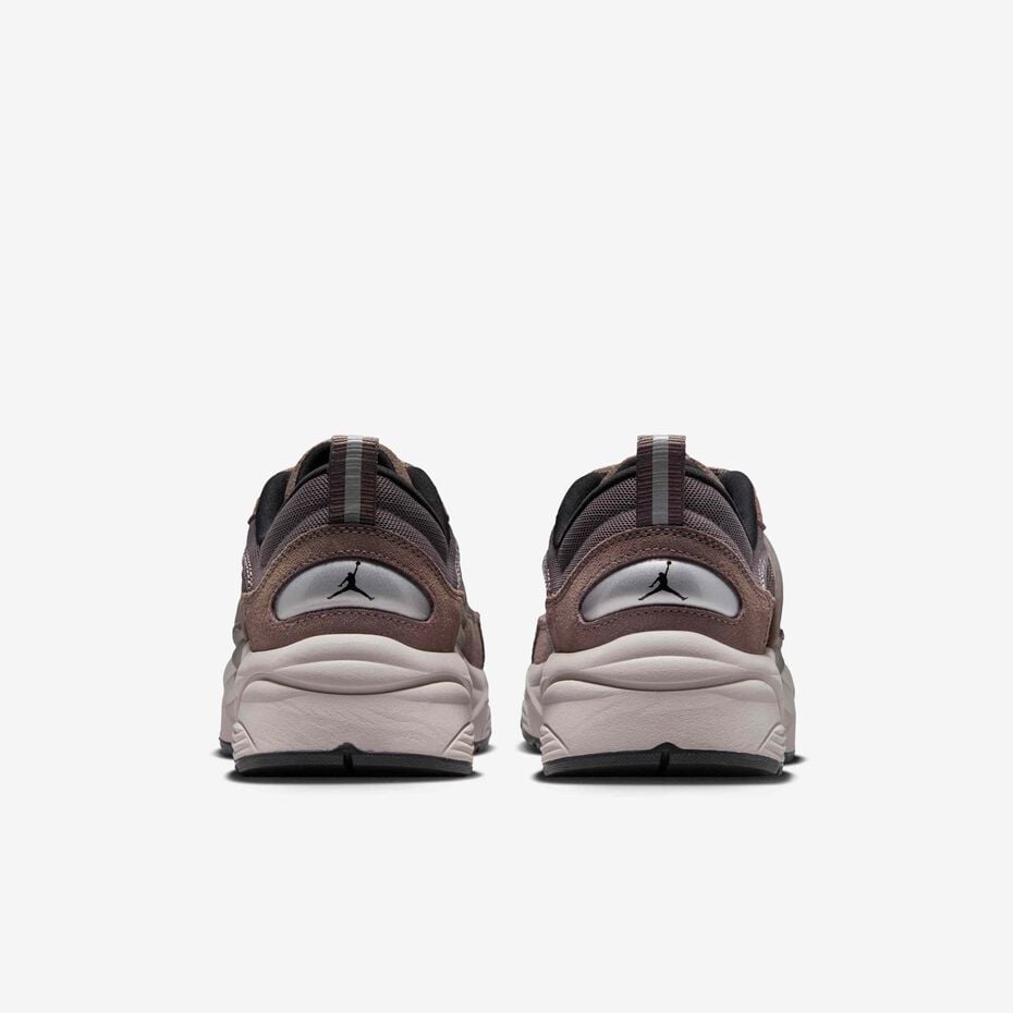 Jordan Trunner O/S (coloris officiel : Cave Stone/Black/Ridgerock/Moon
