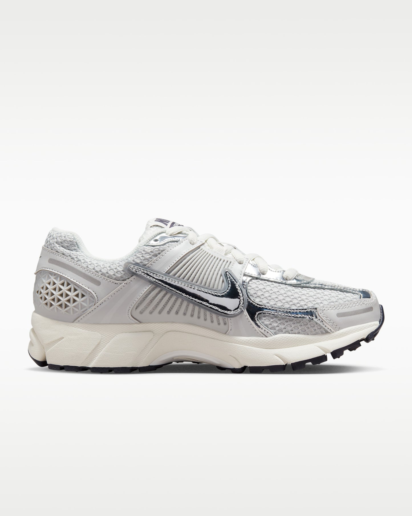 Nike Zoom Vomero 5 "Photon Dust / Metallic Silver"