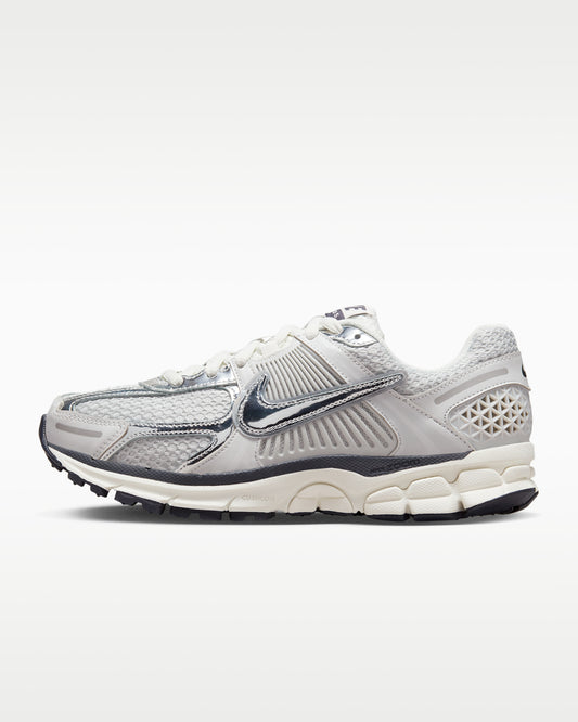 Nike Zoom Vomero 5 "Photon Dust / Metallic Silver"