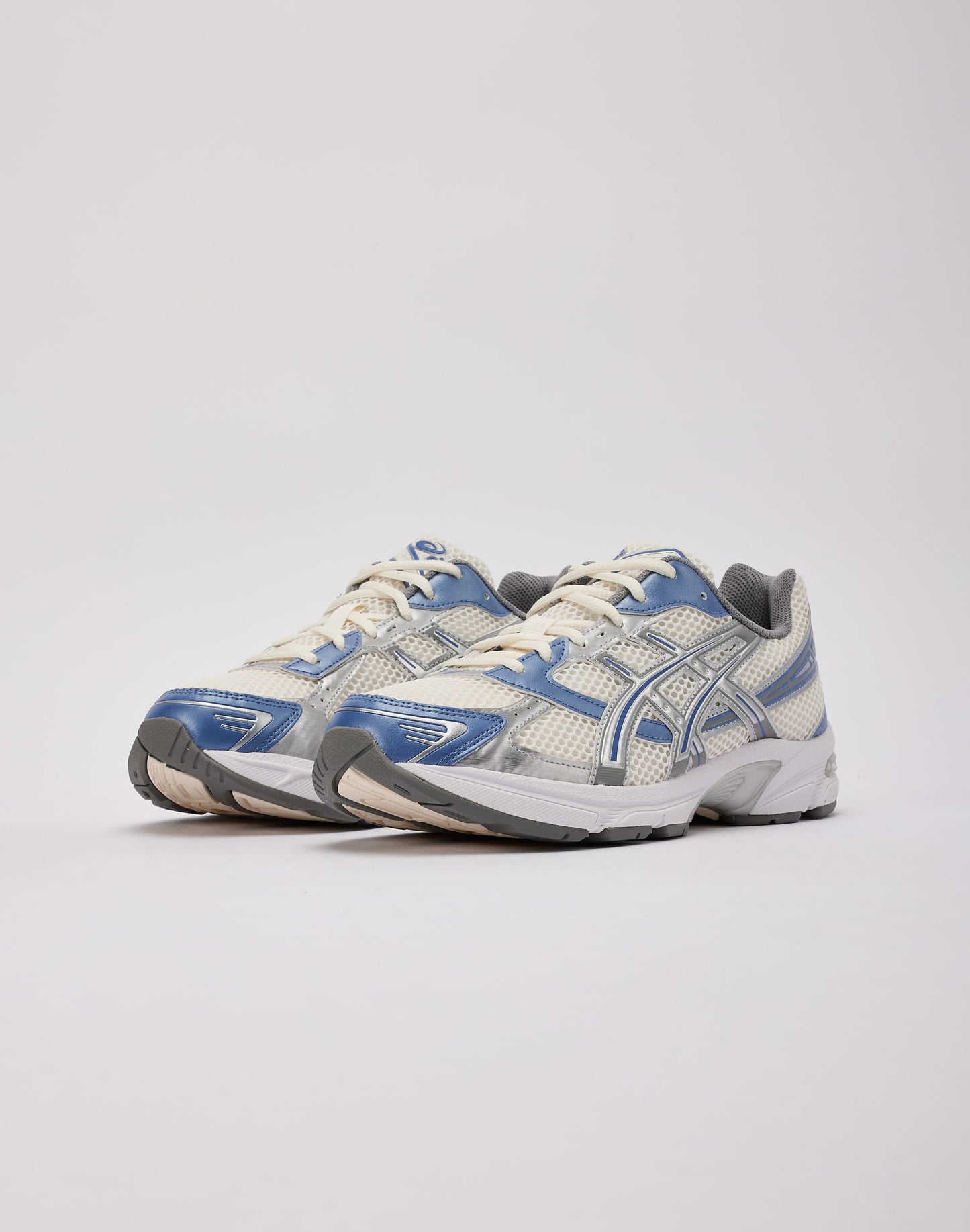 ASICS GEL-1130 dans le coloris phare Cream/Blueberry